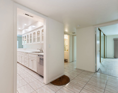 6732 Hillpark Drive - Photo Thumbnail 2