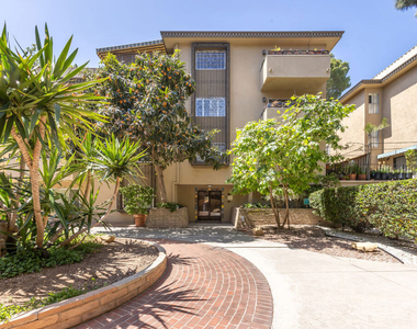 6732 Hillpark Drive - Photo Thumbnail 13