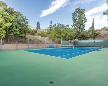 6732 Hillpark Drive - Photo Thumbnail 22