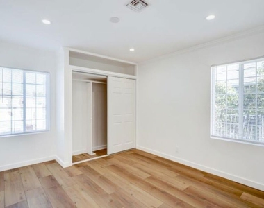 6633 Belmar Avenue - Photo Thumbnail 11
