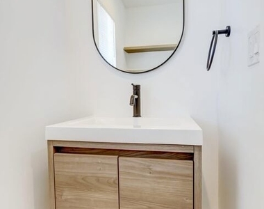 6633 Belmar Avenue - Photo Thumbnail 7