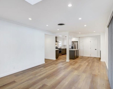 6633 Belmar Avenue - Photo Thumbnail 3