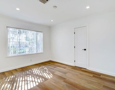 6633 Belmar Avenue - Photo Thumbnail 8