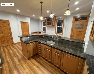 334 Locust Street - Photo Thumbnail 5