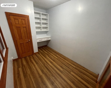 334 Locust Street - Photo Thumbnail 4