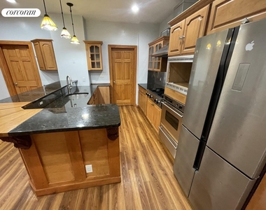 334 Locust Street - Photo Thumbnail 6