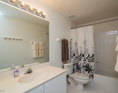519 Roma Court - Photo Thumbnail 8