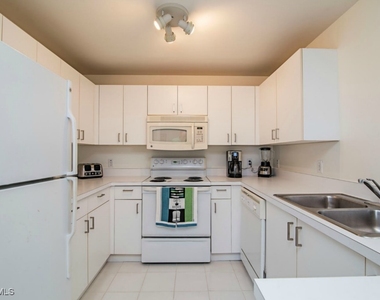 519 Roma Court - Photo Thumbnail 4