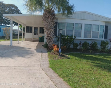 621 Hyacinth Circle E - Photo Thumbnail 1