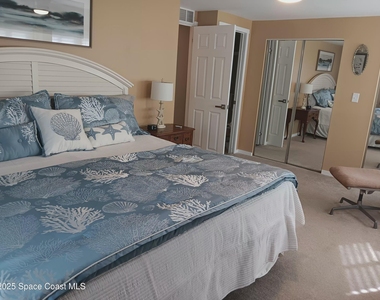 621 Hyacinth Circle E - Photo Thumbnail 13