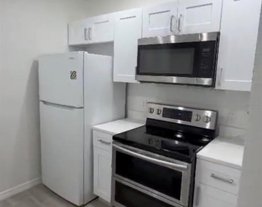 2608 Lodi Circle - Photo Thumbnail 2
