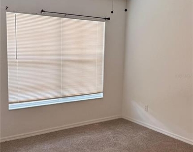2608 Lodi Circle - Photo Thumbnail 9