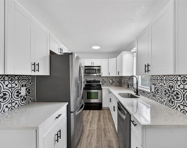3034 Touraine Avenue - Photo Thumbnail 17