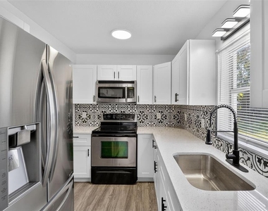 3034 Touraine Avenue - Photo Thumbnail 19