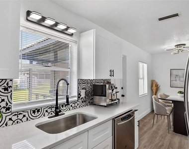3034 Touraine Avenue - Photo Thumbnail 26