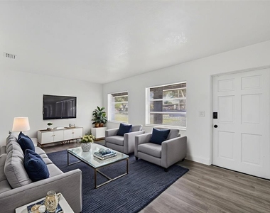 3034 Touraine Avenue - Photo Thumbnail 10