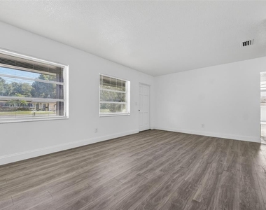 3034 Touraine Avenue - Photo Thumbnail 11