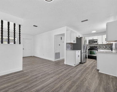 3034 Touraine Avenue - Photo Thumbnail 15