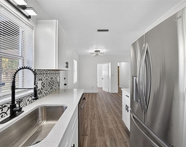 3034 Touraine Avenue - Photo Thumbnail 27