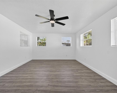 3034 Touraine Avenue - Photo Thumbnail 39