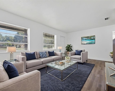 3034 Touraine Avenue - Photo Thumbnail 12