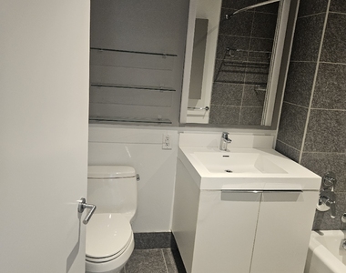 555 West 38th Street - Photo Thumbnail 12