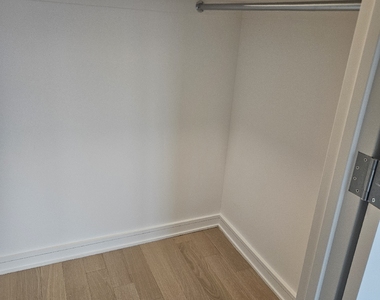 555 West 38th Street - Photo Thumbnail 11