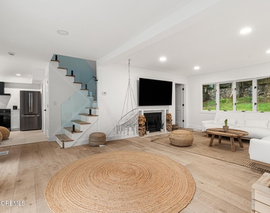 39 Upper Lakeview Avenue - Photo Thumbnail 9