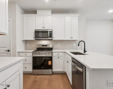 214 Jessie Place - Photo Thumbnail 12