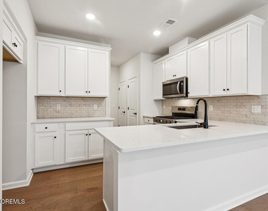 214 Jessie Place - Photo Thumbnail 10