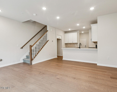 214 Jessie Place - Photo Thumbnail 8