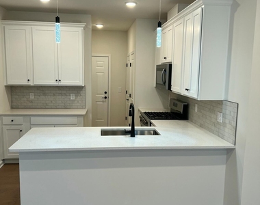214 Jessie Place - Photo Thumbnail 11