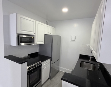 West 34th Street - Photo Thumbnail 4