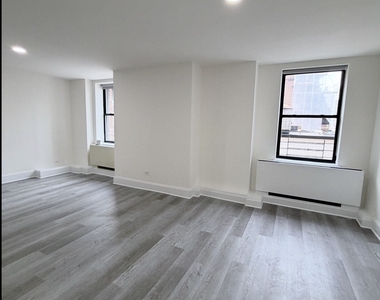 West 34th Street - Photo Thumbnail 2