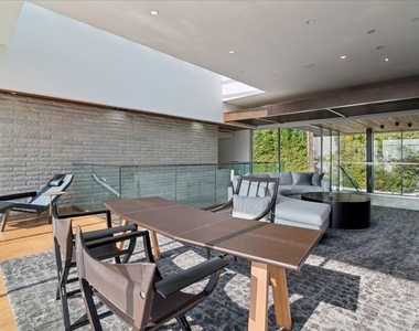 1232 Sunset Plaza Drive - Photo Thumbnail 22