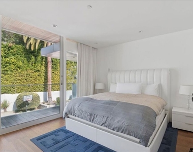 1232 Sunset Plaza Drive - Photo Thumbnail 28