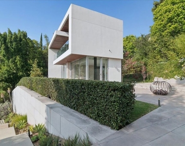 1232 Sunset Plaza Drive - Photo Thumbnail 35