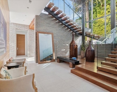 1232 Sunset Plaza Drive - Photo Thumbnail 7