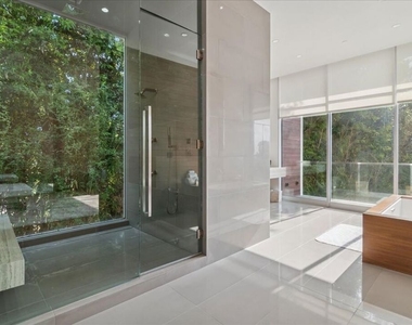 1232 Sunset Plaza Drive - Photo Thumbnail 31