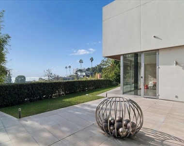 1232 Sunset Plaza Drive - Photo Thumbnail 37