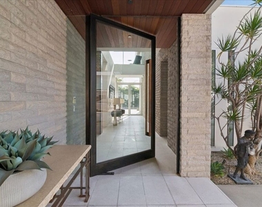 1232 Sunset Plaza Drive - Photo Thumbnail 3