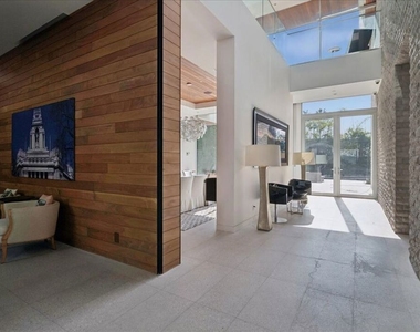 1232 Sunset Plaza Drive - Photo Thumbnail 5