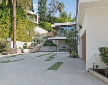1232 Sunset Plaza Drive - Photo Thumbnail 4