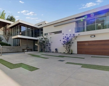 1232 Sunset Plaza Drive - Photo Thumbnail 2