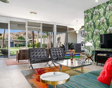 320 Desert Lakes Drive - Photo Thumbnail 5