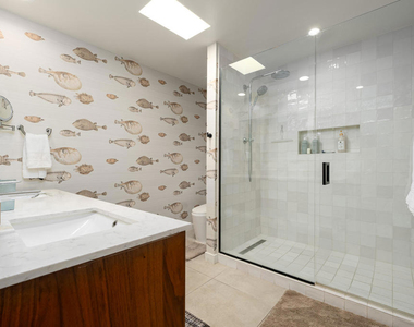 320 Desert Lakes Drive - Photo Thumbnail 19