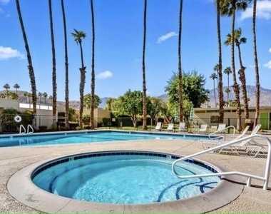 320 Desert Lakes Drive - Photo Thumbnail 38