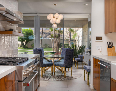 320 Desert Lakes Drive - Photo Thumbnail 13