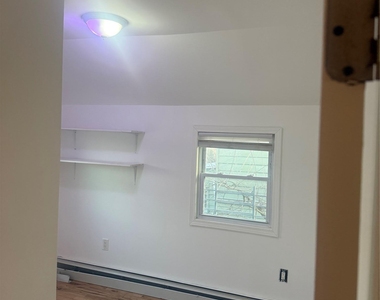 28 Clinton Avenue - Photo Thumbnail 2