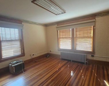 101 N Broadway - Photo Thumbnail 9